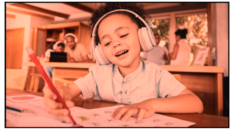 How Audiobooks And Podcasts Are Transforming the Student Learning Process In The Schools In Agra?