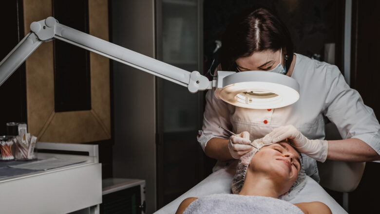 See the Best Dermatologist Clinic in Mumbai to have the Spot Scars Done